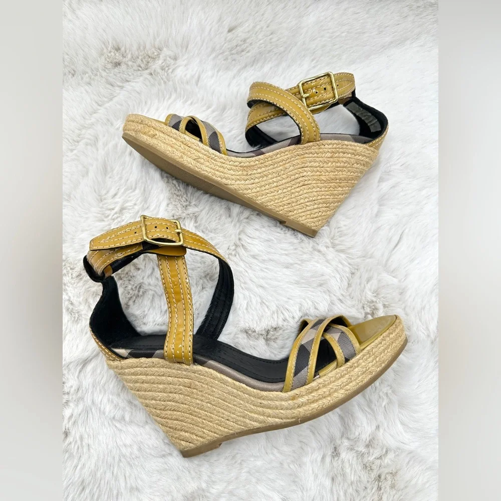 Burberry Espadrille wedges nova check patent leather strappy sandals‎ 38 US 8
